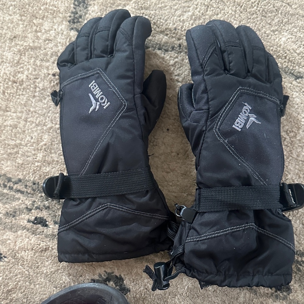 Kombi Black Kids Mittens